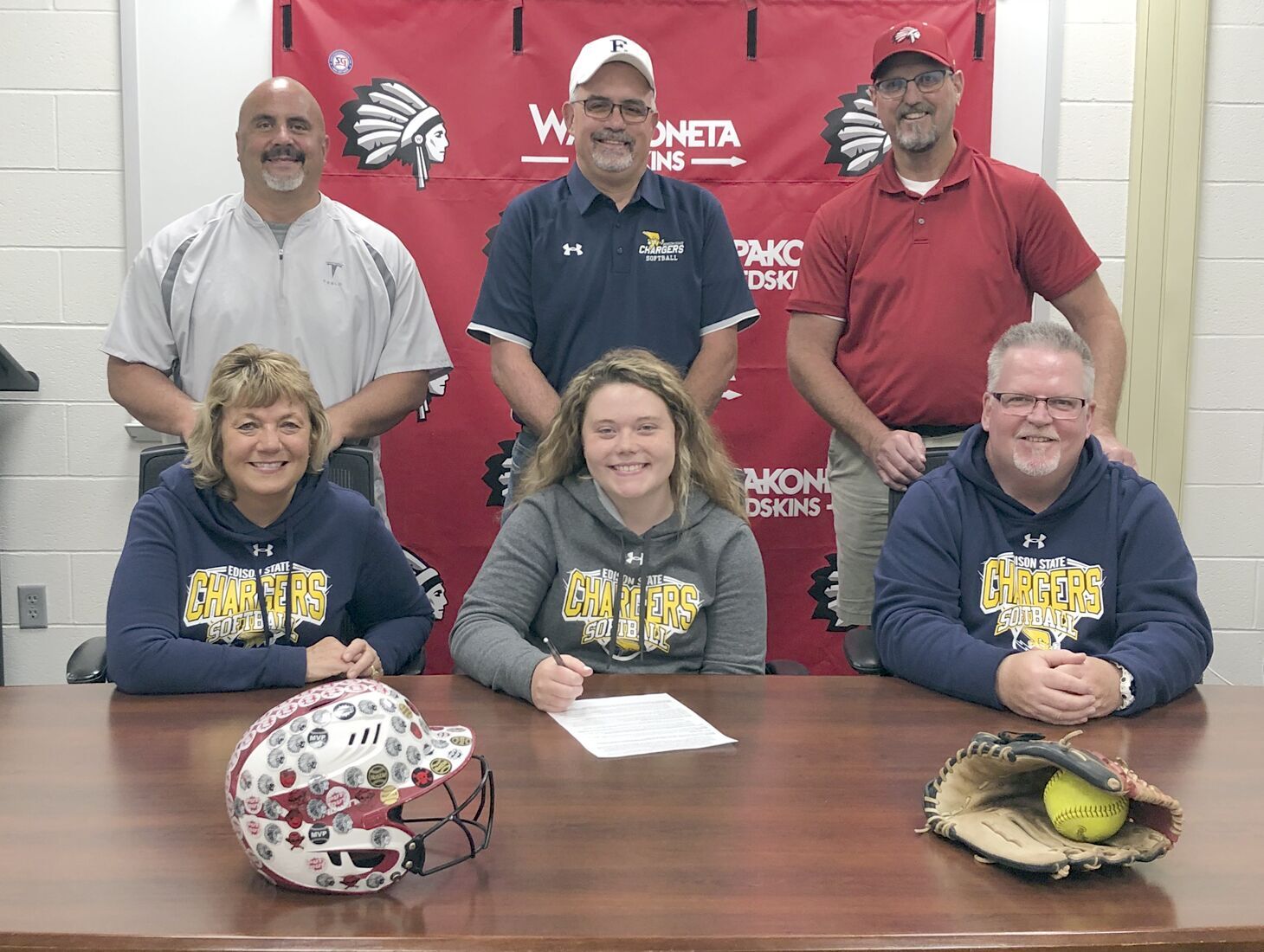 COLLEGE SIGNING: Tianna Thompson